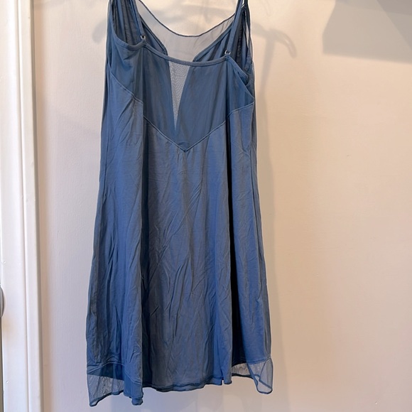 💙 Victoria’s Secret Denim Blue Soft Cotton & Mesh Slip in size Small! - Picture 2 of 7